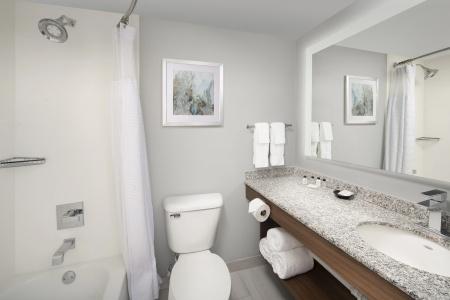 Crowne Plaza San Antonio Airport by IHG - 8