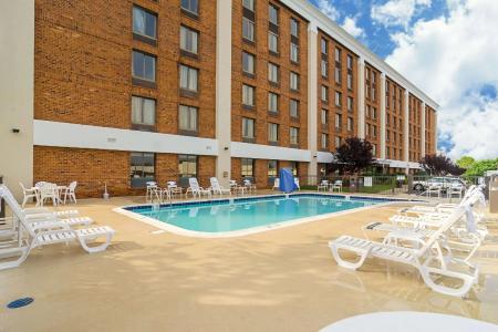 Holiday Inn & Suites RICHMOND - WEST END by IHG - 14