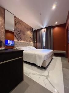 Adelaide Suite Dreams - 76