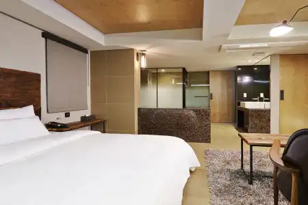 E-HOTEL - 2
