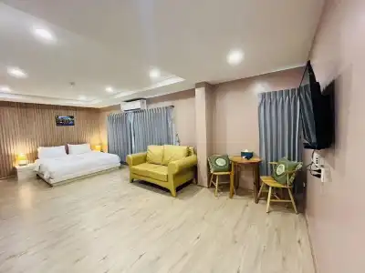 Usabai Riverside Boutique - 37