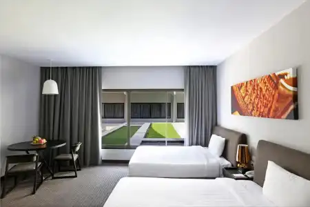 S Ratchada Bangkok - 7