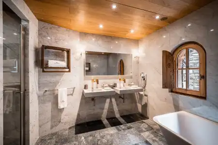 Hôtel la Mourra - 72