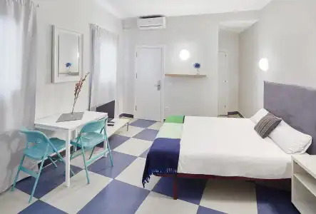 Apartamentos Mayerling Bisbe Urquinaona - 10