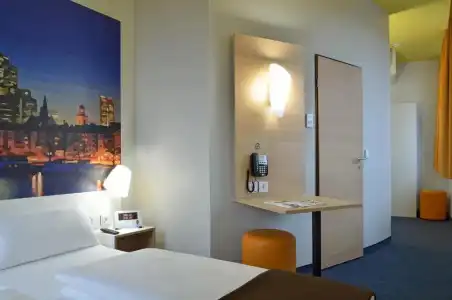 B&B Frankfurt-Hbf - 35