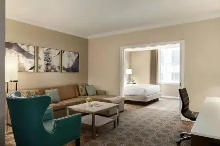 Hilton New Orleans/St. Charles Avenue - 2