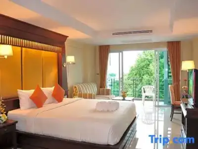 August Suites - 39
