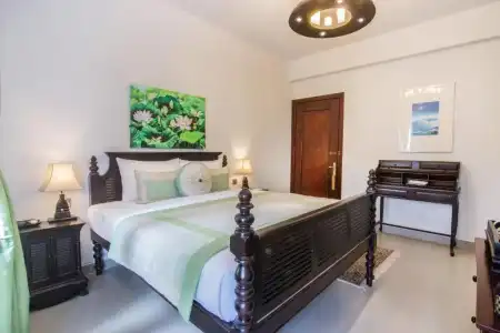 Mane Boutique & Spa - 22