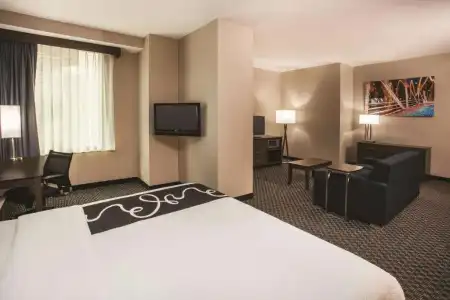 La Quinta Inn & Suites by Wyndham Chicago Downtown - 84