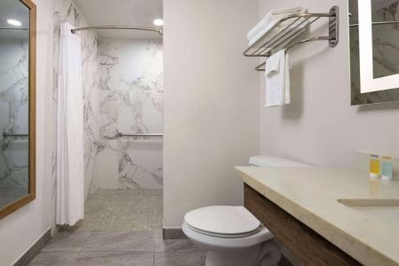 Days Inn by Wyndham Bakersfield - 6