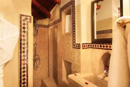 Riad Swaka - 40