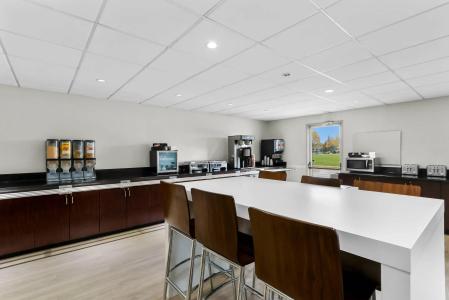 Clarion Suites Anchorage Downtown - 16