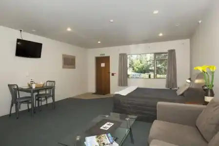 Lake Point Motel - 44