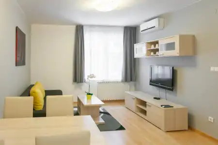 Maple Tree Apartments - 12