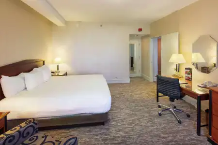 Hilton Cincinnati Netherland Plaza - 2
