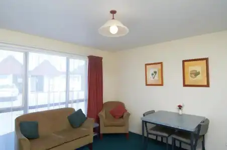 Bavarian Motel - 23
