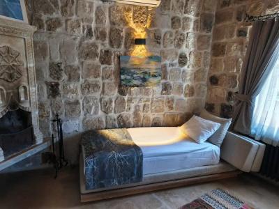 Acropolis Cave Suite - 66