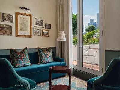 Maxwell Reserve Singapore, Autograph Collection - 103