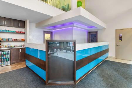 Best Western Plus Montreal - 12