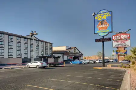 Super 8 Las Vegas Boulder Highway - 21