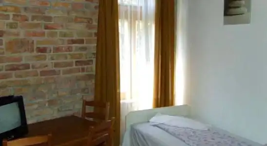 Hungaria Guesthouse - 3