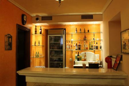 Exis Boutique - 1