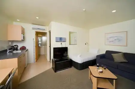 Best Western Ellerslie International - 110