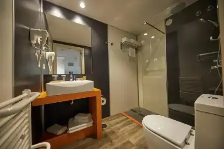 Sandos Benidorm Suites - 11