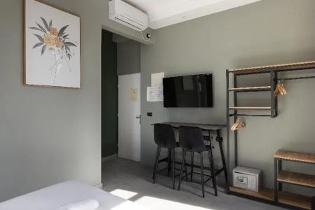 Residence Suites - 90