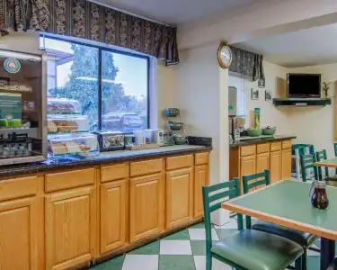 Quality Inn & Suites Medford Airport - 35