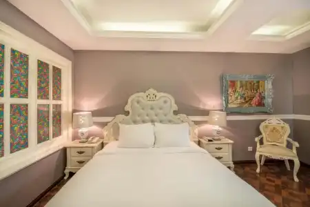 Me Saigon Boutique - 83
