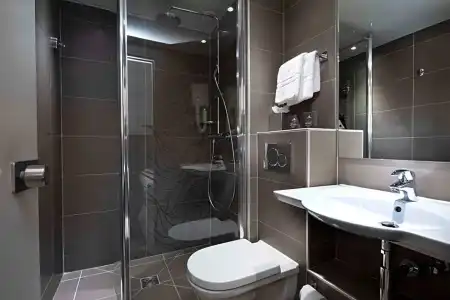 Hôtel Eiffel Saint Charles - 83