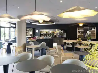 Novotel Suites Paris Montreuil Vincennes - 4