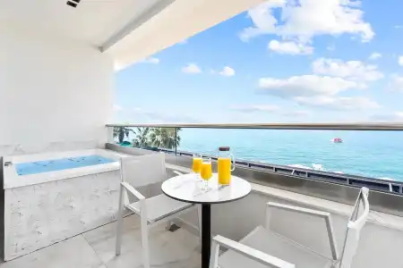 Emily's Luxury Suites - 70