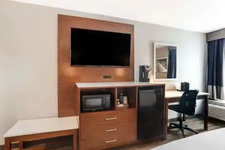 Best Western Plus Commerce - 48
