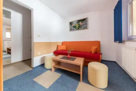 Center - 84