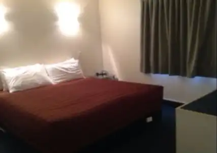 Fountain Court Motel - 1