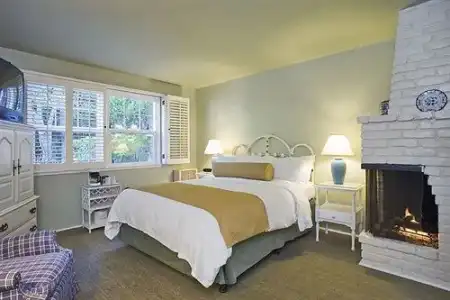 Colonial Terrace Inn by the Sea - 13
