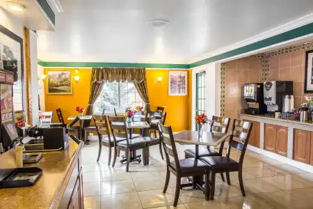 Americas Best Value Inn - 16