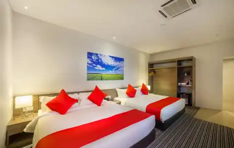 Riccarton Capsule - 19