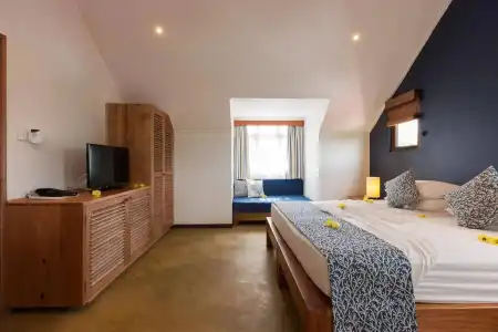 L'Hirondelle Self Catering Guest House - 5