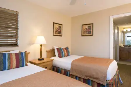 Park Shore Resort - 4
