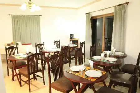 FOREST LODGE GUEST HOUSE - 16