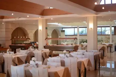 Macaris Suites and SPA - 35