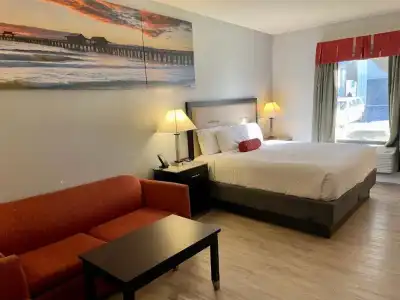 Days Inn & Suites by Wyndham Lakeland - 89