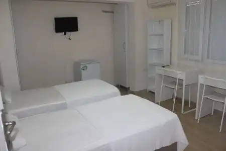 Khan's B&B - 4