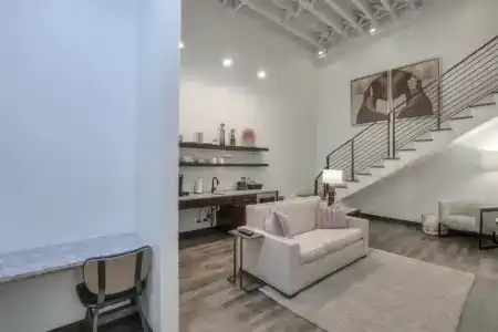 Studio 154 Luxury - 150