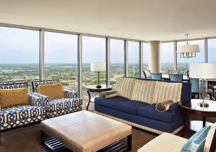 Sheraton New Orleans - 4