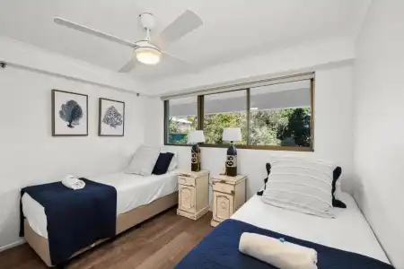 Gemini Court Holiday Apartments - 385