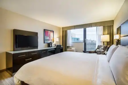 Holiday Inn Vancouver-Centre - 16